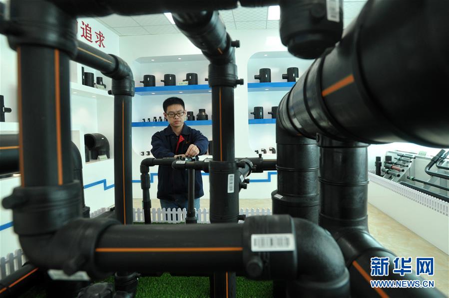 (聚焦中国经济亮点·图文互动)(2)“精准滴灌”民营小微企业 融资环境持续改善——金融发力支持实体经济向好